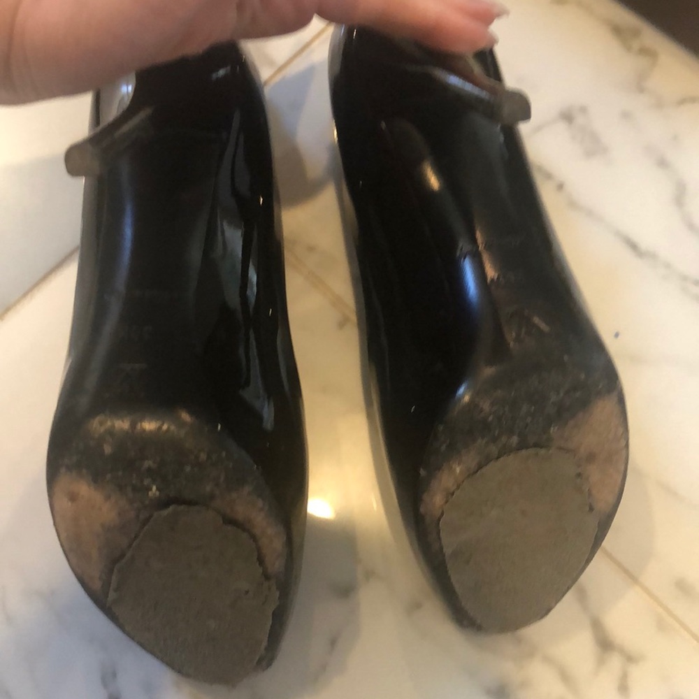 Louis Vuitton patent peep toe heels - Picture 8 of 12